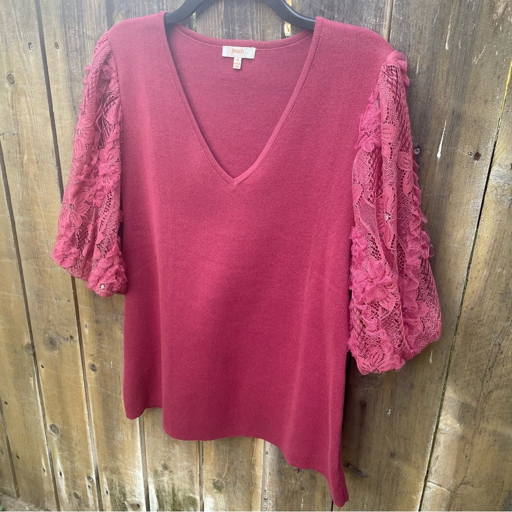 DARK ROSE PINK RIBBED V NECK BLOUSE WITH FLORAL LACE SLEEVES SZ. 1X